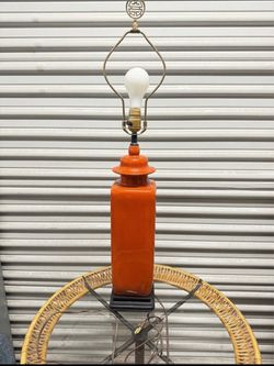 Vintage Orange Ceramic Table Lamp Brass Tone Finial Asian Style Design