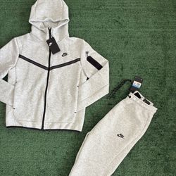 Nike Tech Set