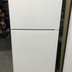 Selling Refrigerator GE 33” Wide In White 