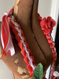 Floral Lei - Grad Ready
