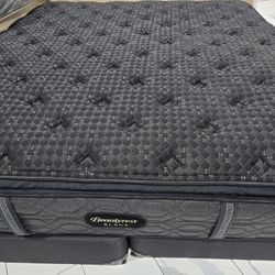 King Sizes Mattress And Box Spring 
