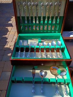 1847 Rogers Brothers Silver Plane And Anti-Tarnish Chest Cash Only