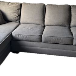 Bassett Queen Sleeper Sectional