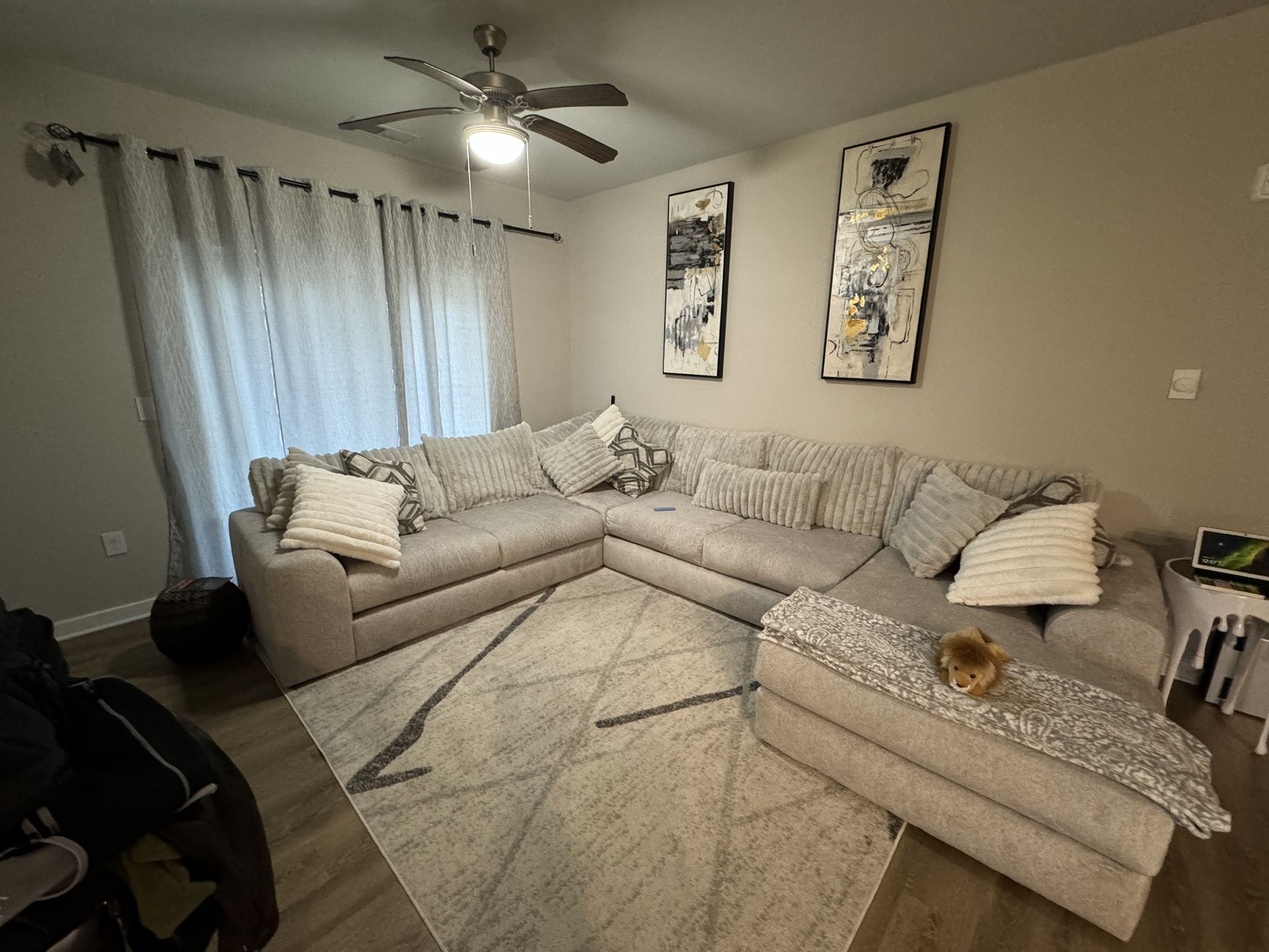 Rooms To Go Couch Grey