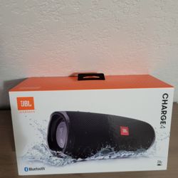 JBL Charge 4 Bluetooth Speaker