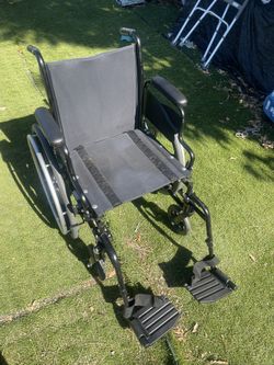 Adult Wheelchair Seat Is 19 In Wide Folds Up For Easy Storage Or Travel Used In excellent Cond With Footrest