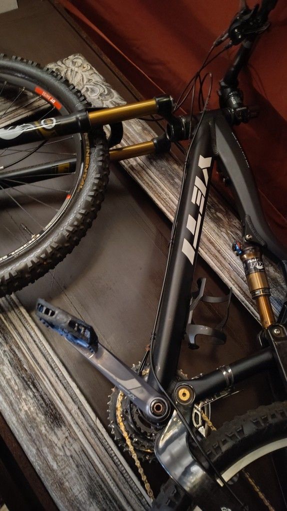 YETI - ASR5  Aluminum w/Carbon swing arm