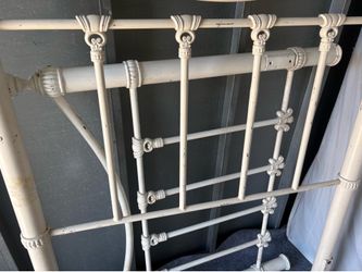 Metal bed