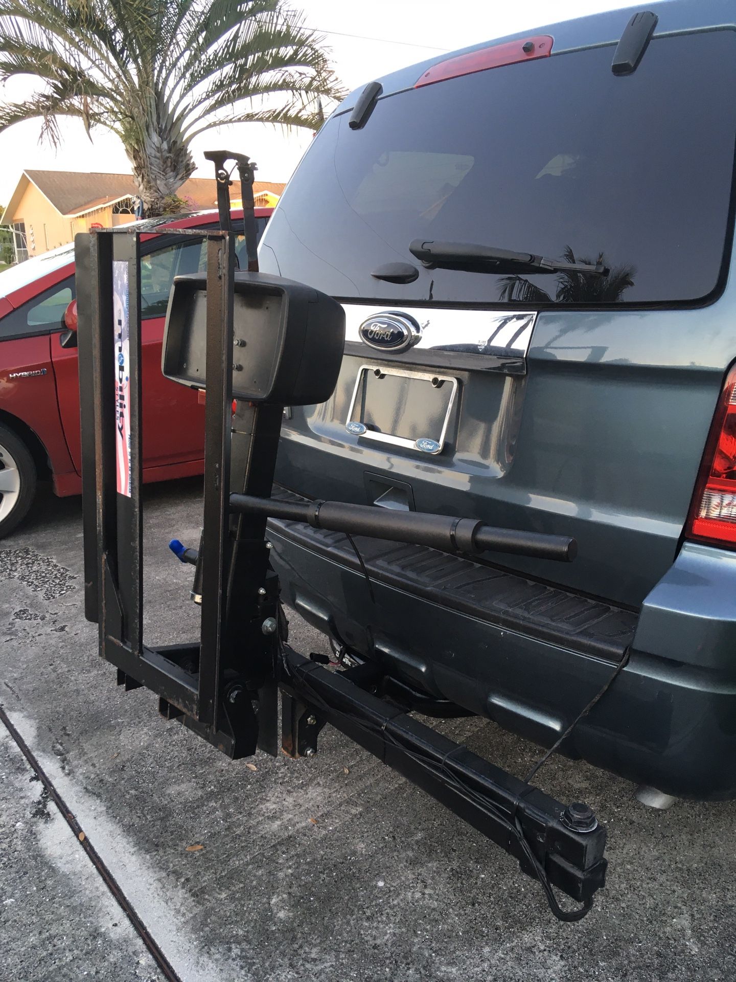 Power Wheelchair Lift / in 2” hitch - D/C Powered