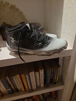 Mens football cleats
