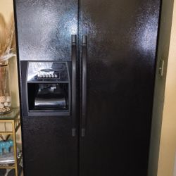 Whirlpool Refrigerator Never Been Used 
