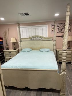 Recámara King Size Madera Sólida Usada Con Colchones Accesorios No Incluidos 