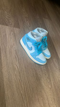 Jordan 1 Mid SE Ice Blue