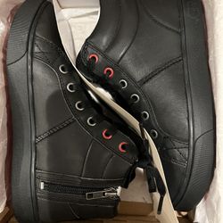 NEW. UGG. Boy Sneakers. Size 4