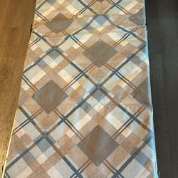 Bed portable light weight very clean like new