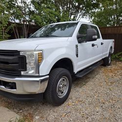 2019 Ford F250 4x4 Gas