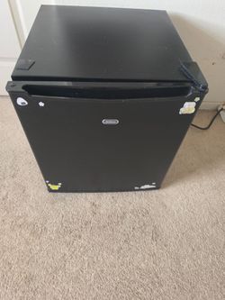 Mini fridge