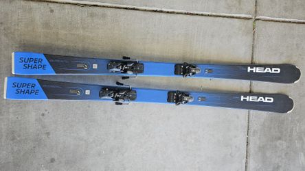 Head SUPERSHAPE E-TITAN -skis