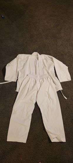 Child's Karate Gi In Size 2/160