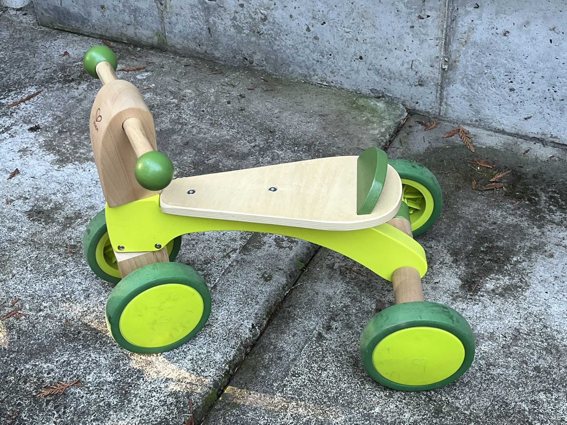 toddler scoot around bike by hape