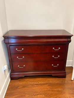 Queen Bedroom Set – Bed Frame, Dresser & Nightstand