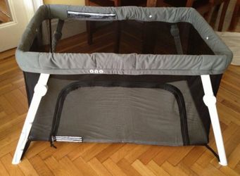 Guava Lotus Travel Crib with Lightweight Backpack