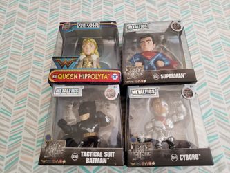 Mini metal figures