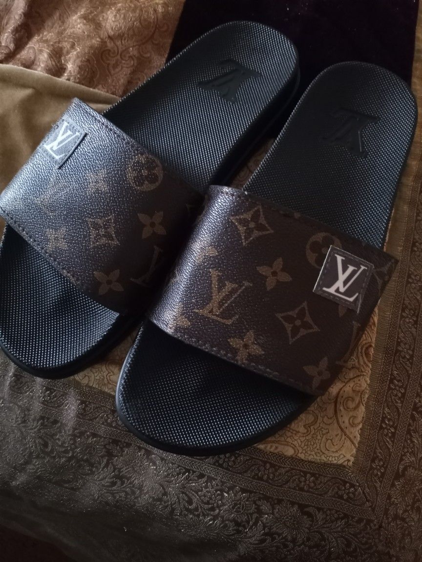 Louis Vuitton Slides for Sale in Victorville, CA - OfferUp