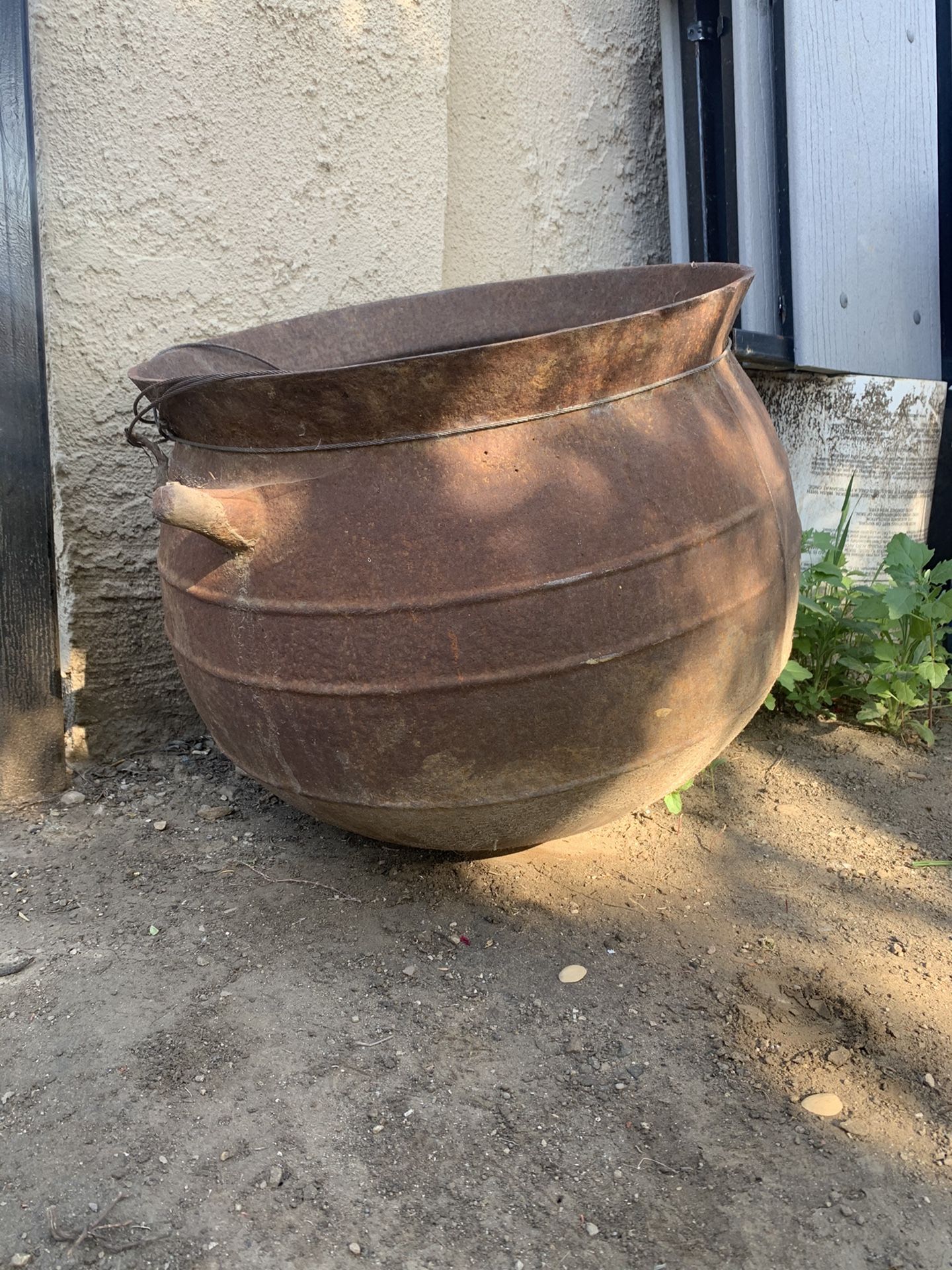 Cast Iron Cauldron antique / Caldero de hierro fundido antiguo