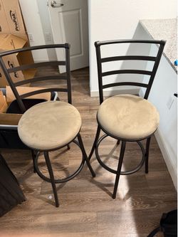 Mainstay High Stools