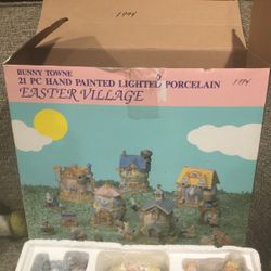 20 PCs Bunny Town  Hand Painted  Porcelain Easter  Village 1994 