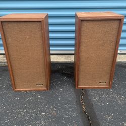 Realistic Nova-6 Oiled Walnut Veneer Speaker System
