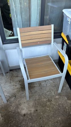 2 patio chairs