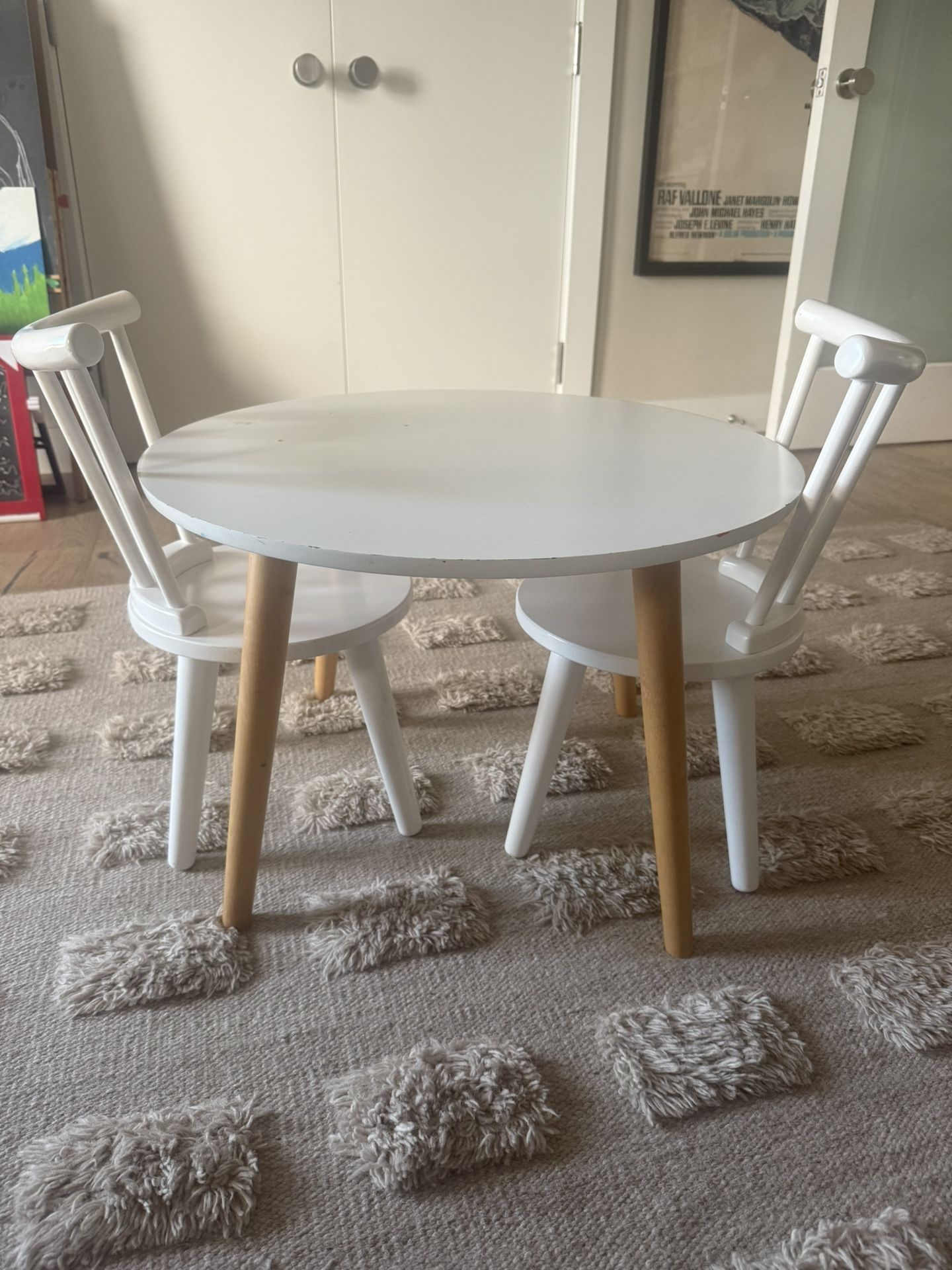 Kid’s Table And Chair Set 