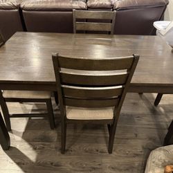 Brown Table With 4 Chairs 
