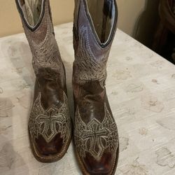 Beautiful Leather Embroidery Wenster Boots Brown Color For Girl Size 11 1/2 k