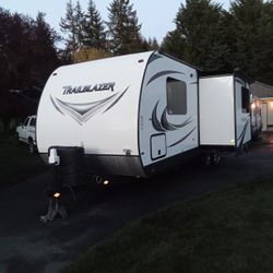 2013 Trailblazer By Thor T2400rk Travel Trailer