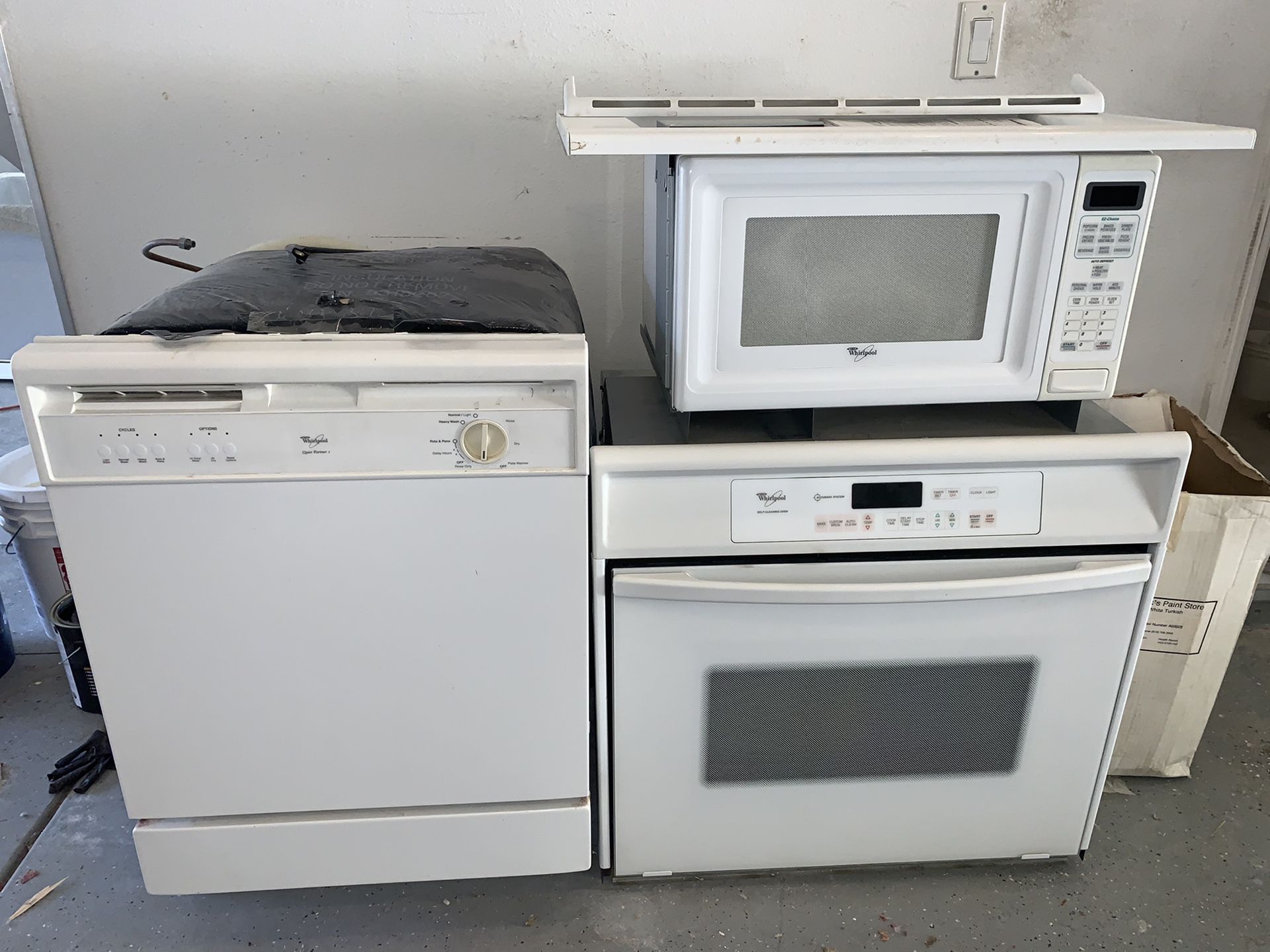 White Whirlpool Appliances SET - NEED TO SELL FAST!