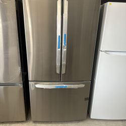 LG French Door Refrigerator - 33” Wide 