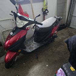 Bintelli Scooter