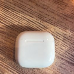 AirPods 4 replacement case only