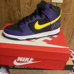 Nike Dunk High EMB Lakers Size 9