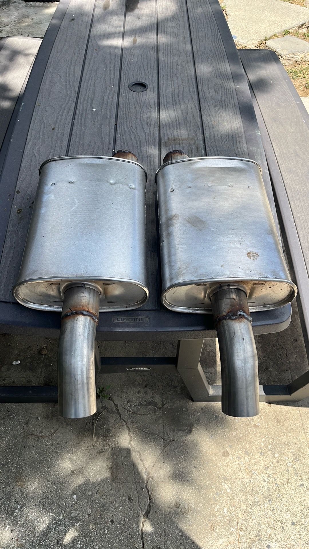 Dynomax super turbo muffler 2 1/2 in