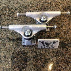 Vintage Nineties Destucto Skateboard Trucks