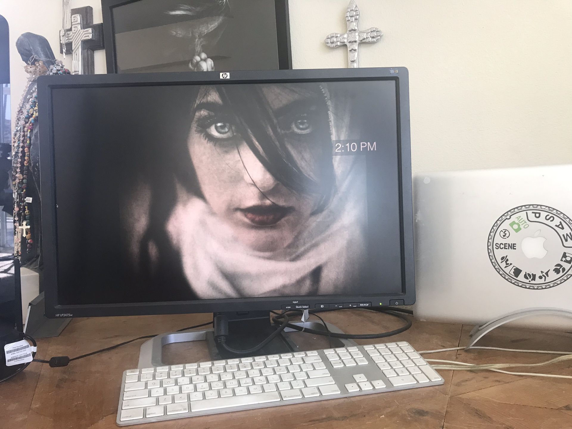 HP LP2475w monitor