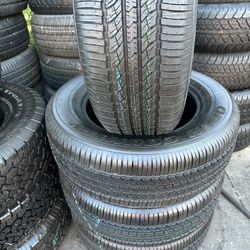 245/65/17 TOYO SEMI NEW 95 %TREAD LIFE $300 PRICE INCLUDE PROFESIONAL ISTALATION AND TAX