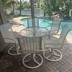 Outdoor Patio Table With Swivel Chairs 