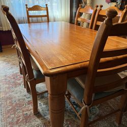 Solid Wood Dining room Table & Chairs 
