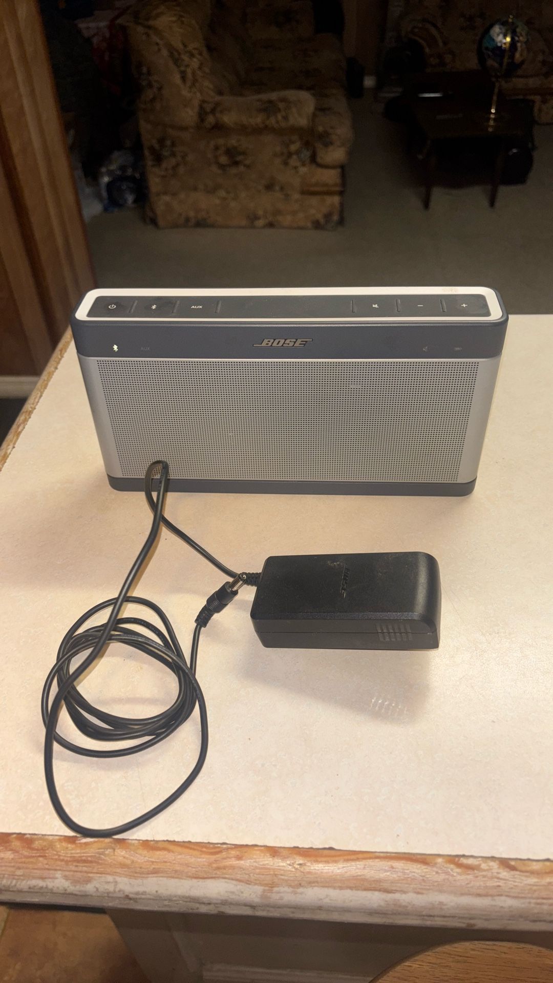 Bose Soundlink III Bluetooth Speaker - Silver -w Bose Adapter Bose Sound !!!