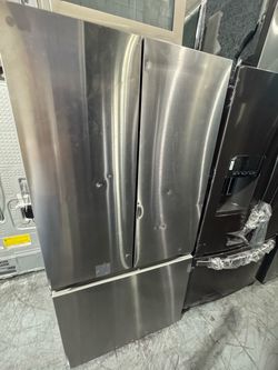 Lg 33 “ wide refrigerator